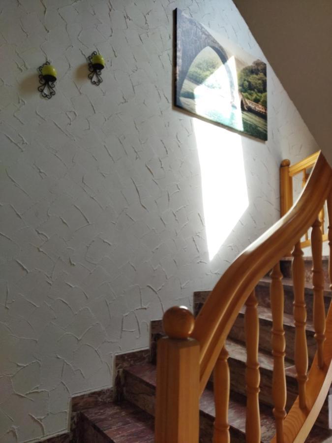Aussergewoehnliche Atelierferienwohnung Mit Balkon An Der Donau Winzer Exterior foto